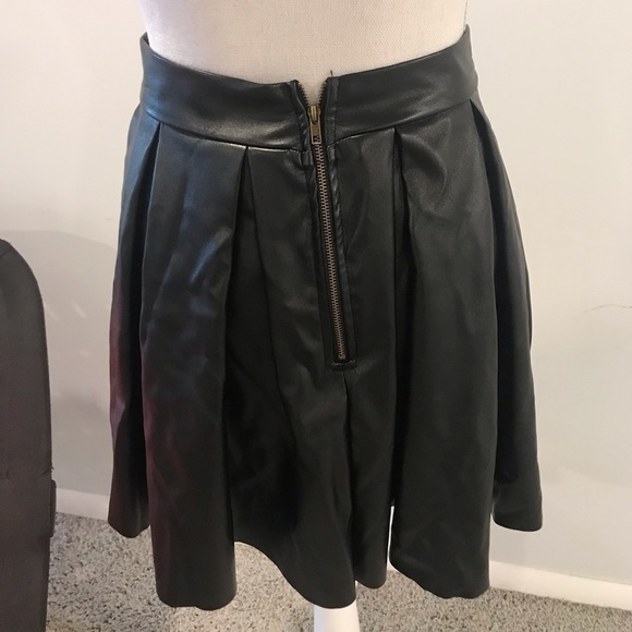 {LoveByDesign} sparkly pleather skirt - Picture 2 of 3